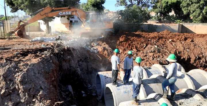 Serão urbanizados mais de 1.000 metros em pista dupla colocando fim aos alagamentos na região